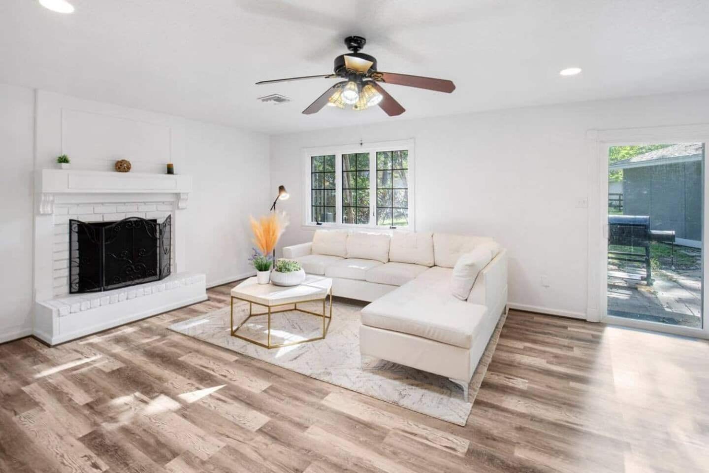 Sunmeadow Manor Retreat Villa Friendswood Exterior photo